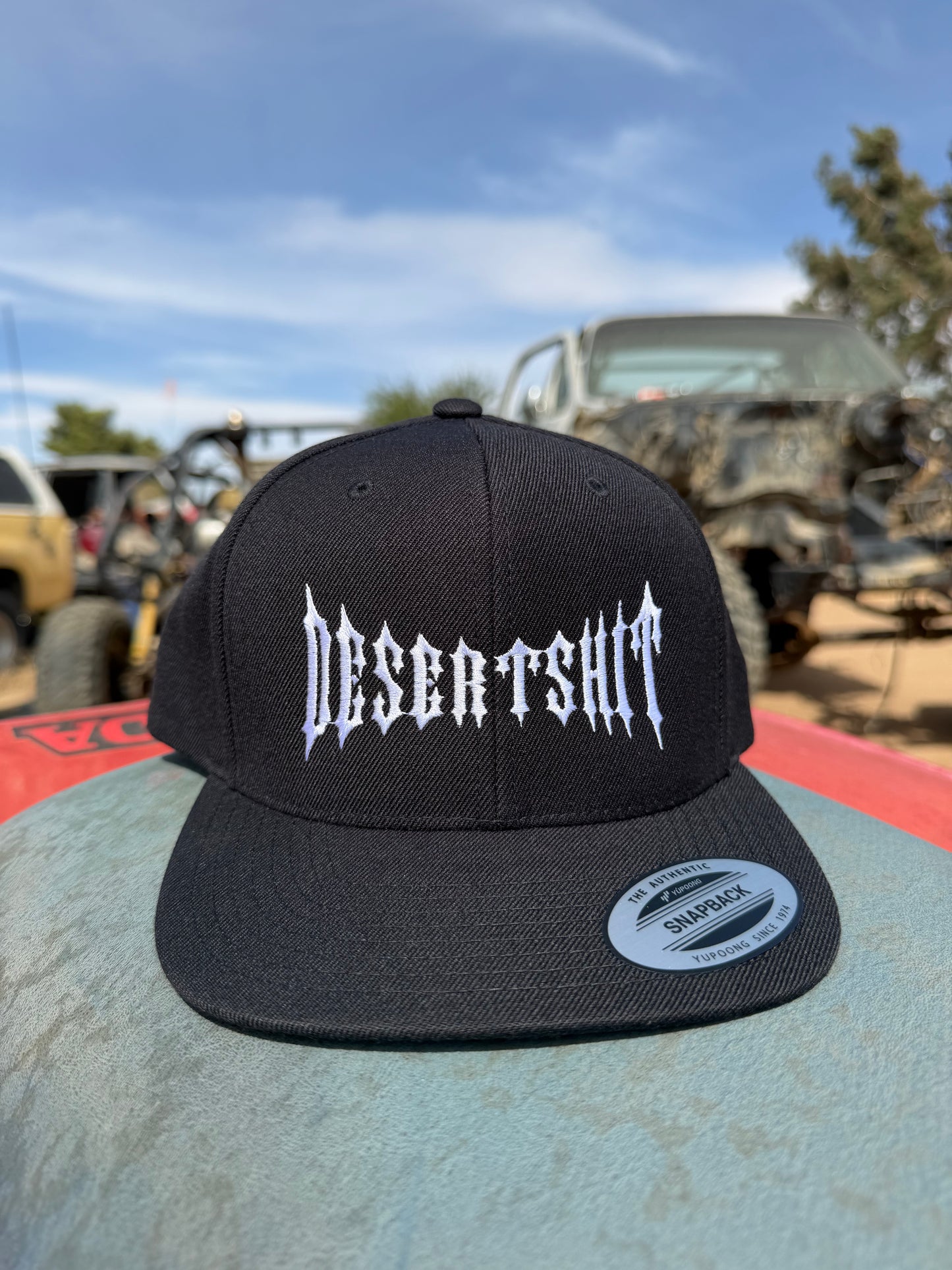 Stretched logo structured (6 panel)