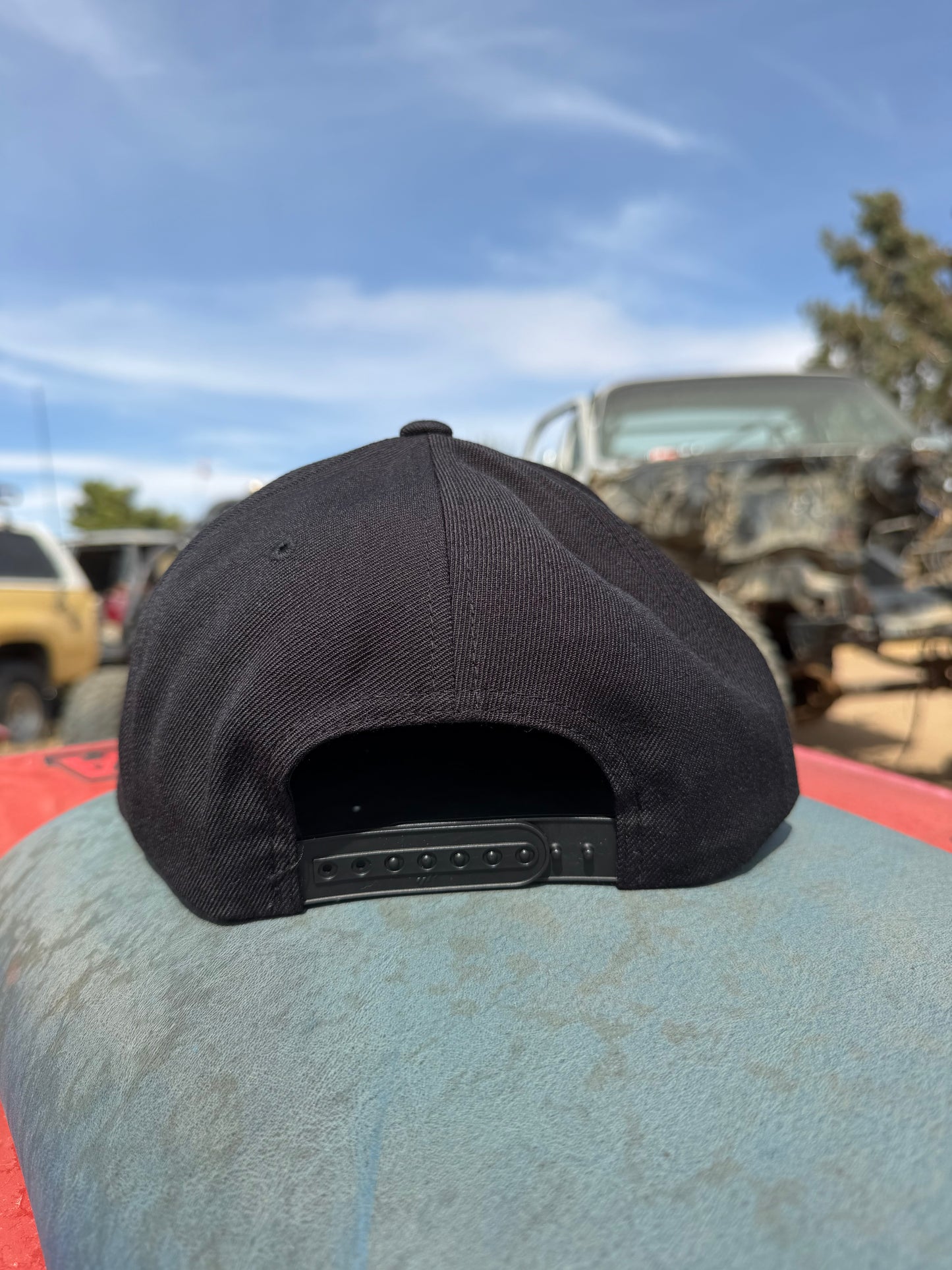 Stretched logo structured (6 panel)